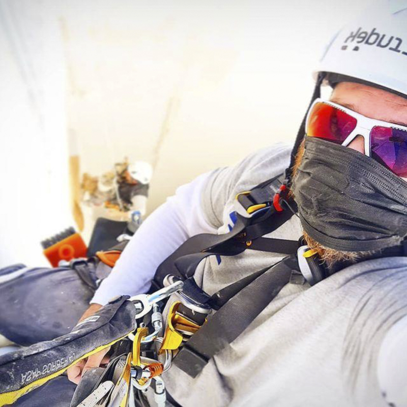 Imagen de fontanero trabajando